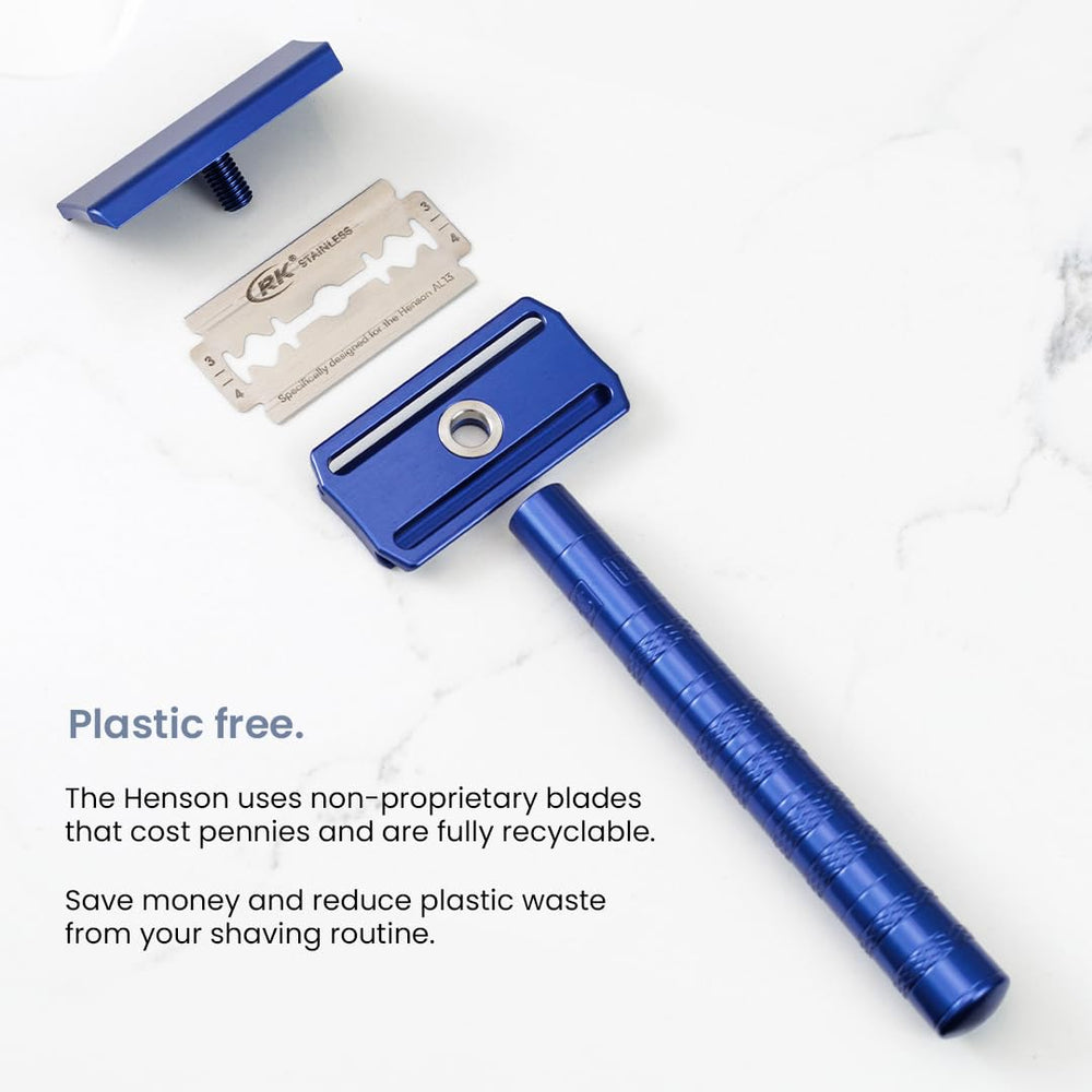 Cabezal de la navaja Henson Shaving con canales amplios para limpieza fácil.