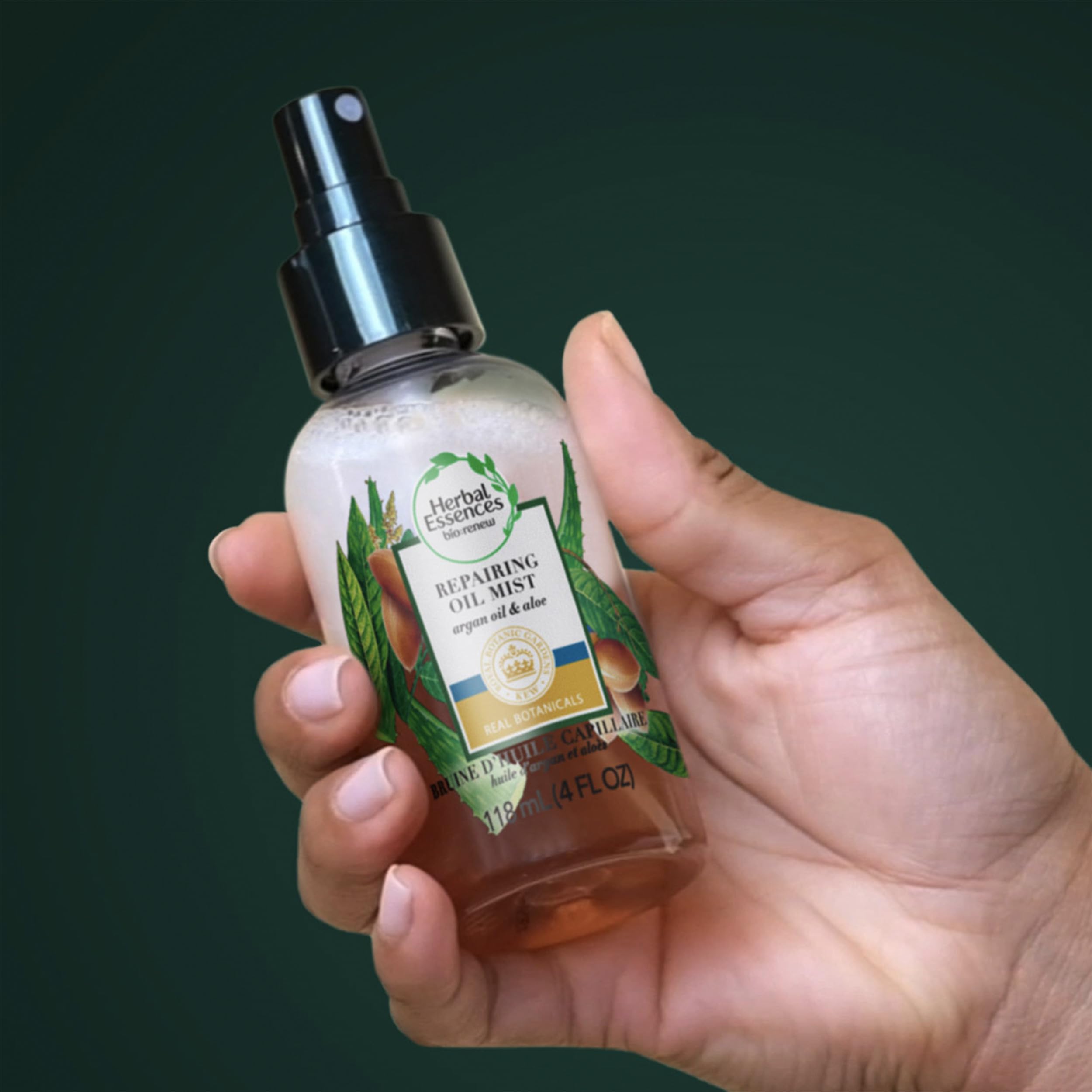 Aceite de argán y aloe de Herbal Essences Renew nutre sin pesadez.
