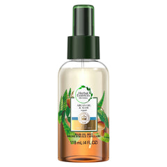 Textura ligera de Herbal Essences Renew Aceite en Mist se distribuye fácilmente.