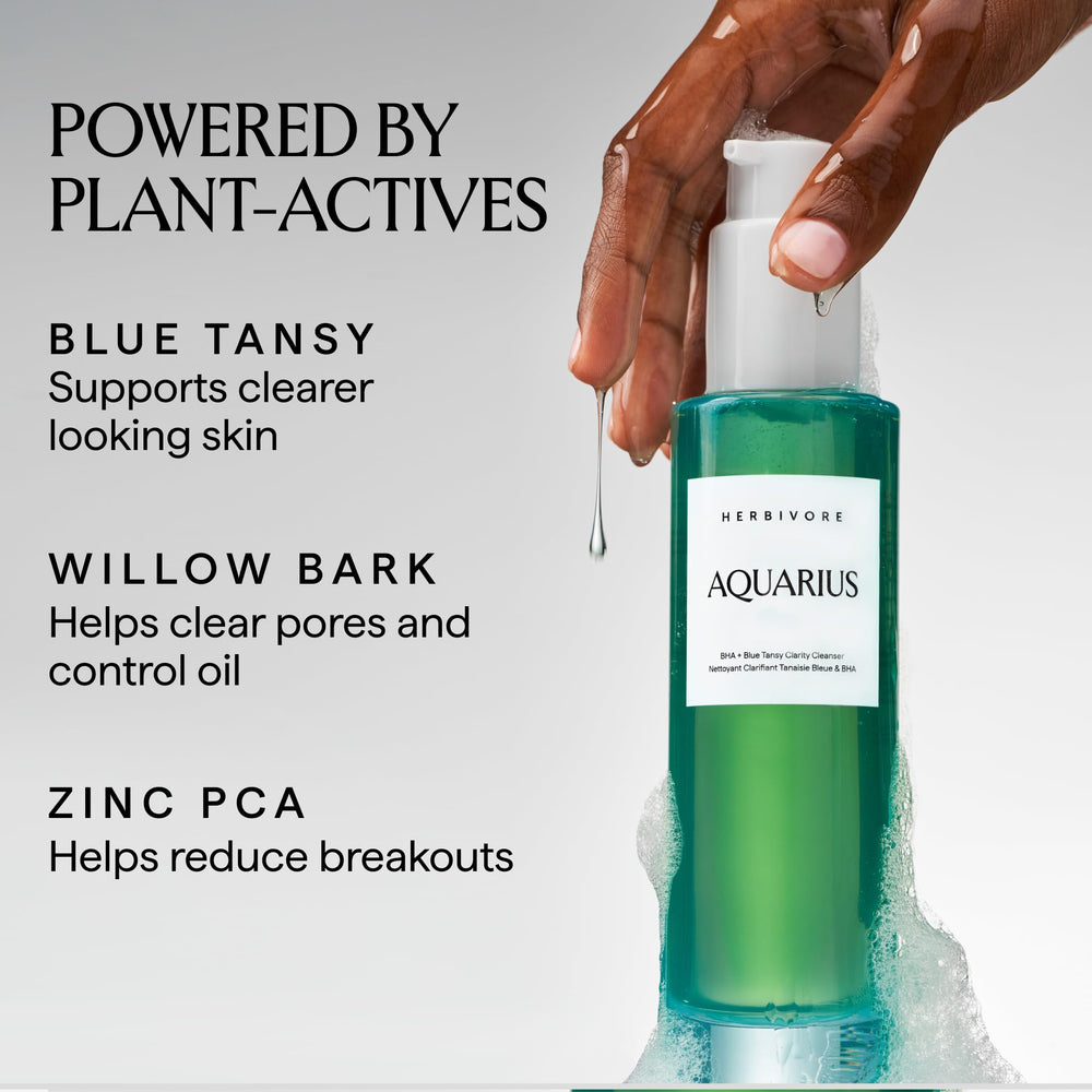Aquarius BHA Blue Tansy con corteza de sauce para poros cerrados.