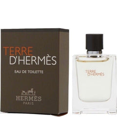 Hermès Terre d’Hermès, detalle de tapa, aroma elegante y masculino para cualquier ocasión.