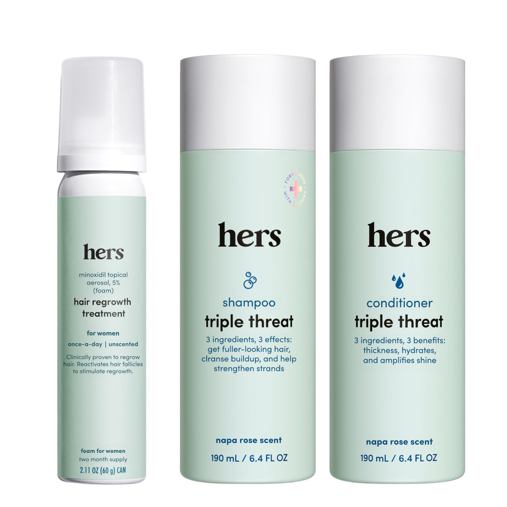 Hims & Hers shampoo triple threat: botella para mayor volumen y suavidad.