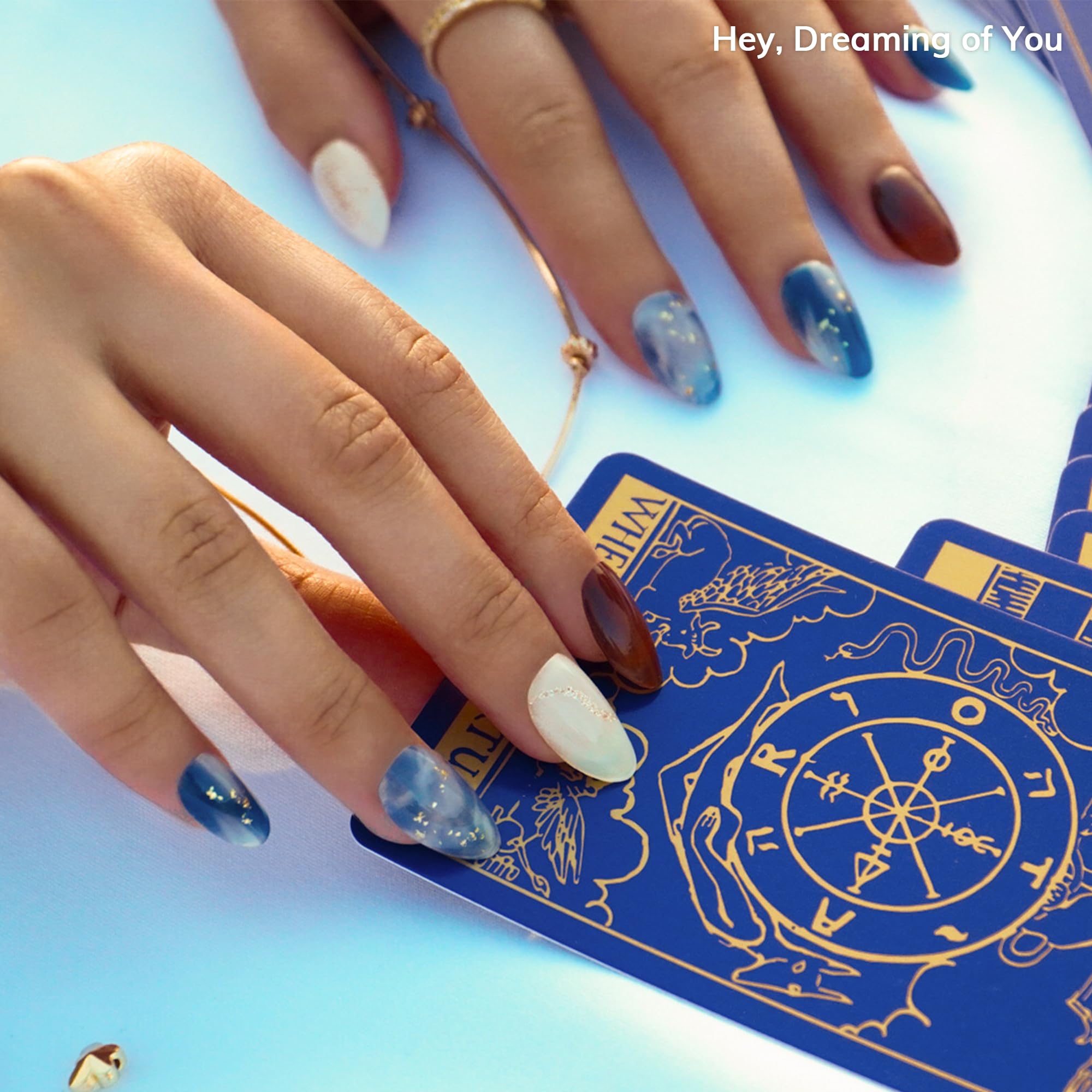 Heyhae se adapta a todas las uñas calentándolas con la palma.