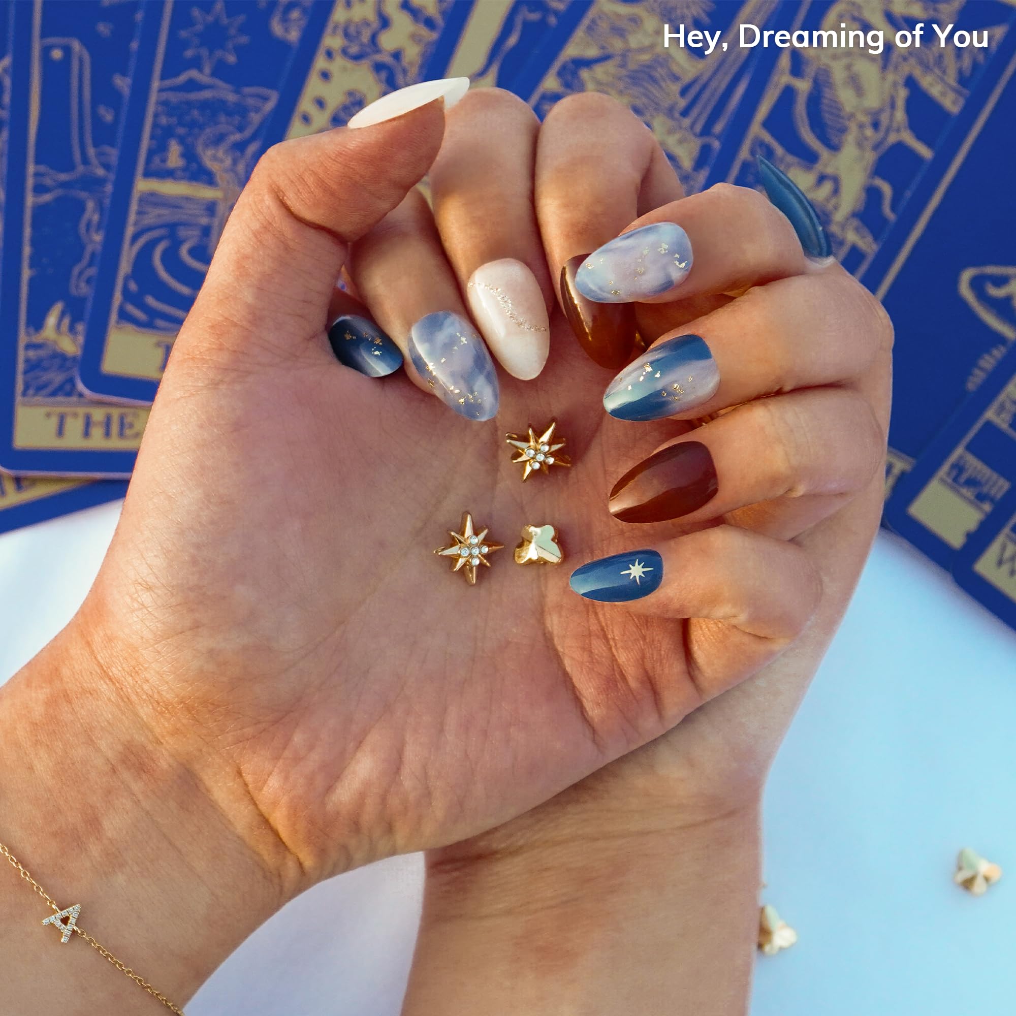 Heyhae detallas brillos oro-estrellas, acabado glamoroso para ocasiones.