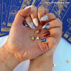 Heyhae detallas brillos oro-estrellas, acabado glamoroso para ocasiones.
