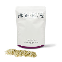HigherDOSE Serotonin Soak: botella de aceites esenciales para relajación aromática en el baño