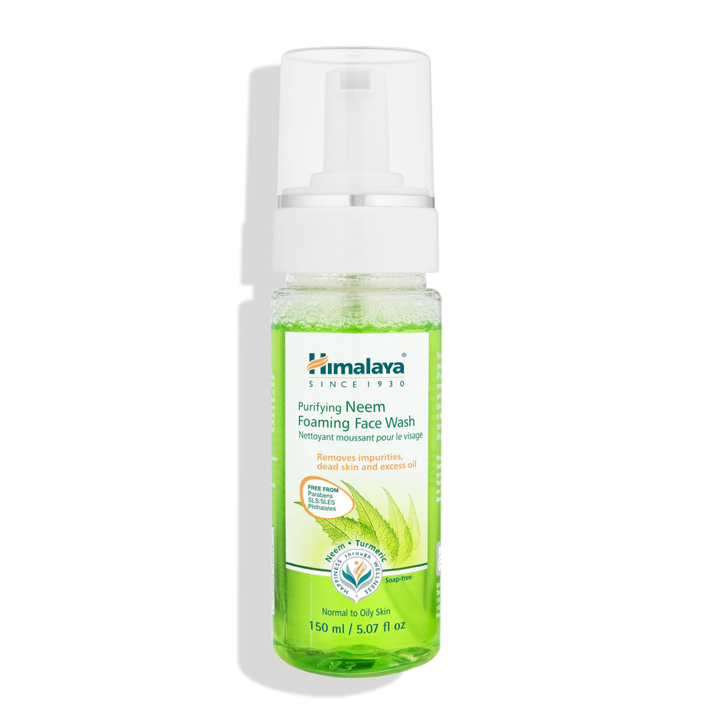 Himalaya Purifying Neem limpiador facial espumoso en botella para piel limpia y fresca.
