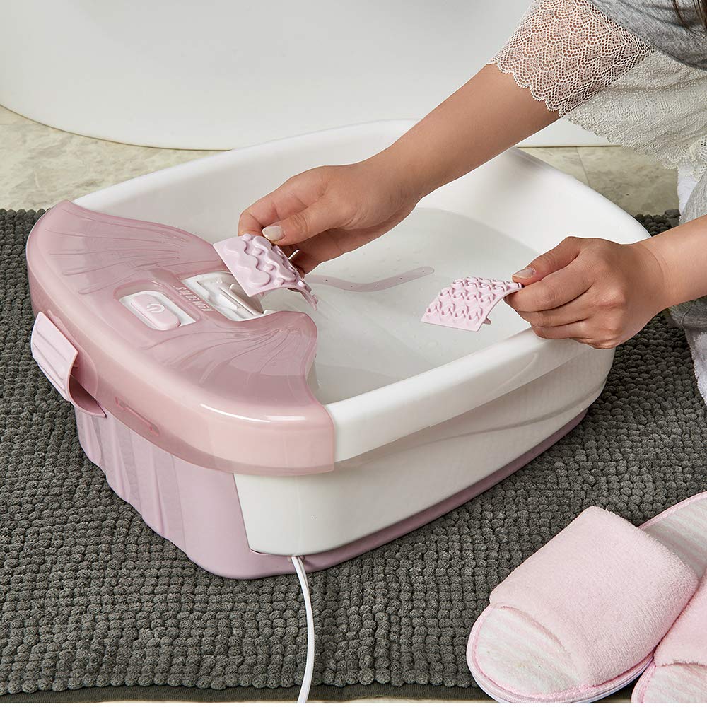 Diseño rosa elegante que complementa el baño y la experiencia.