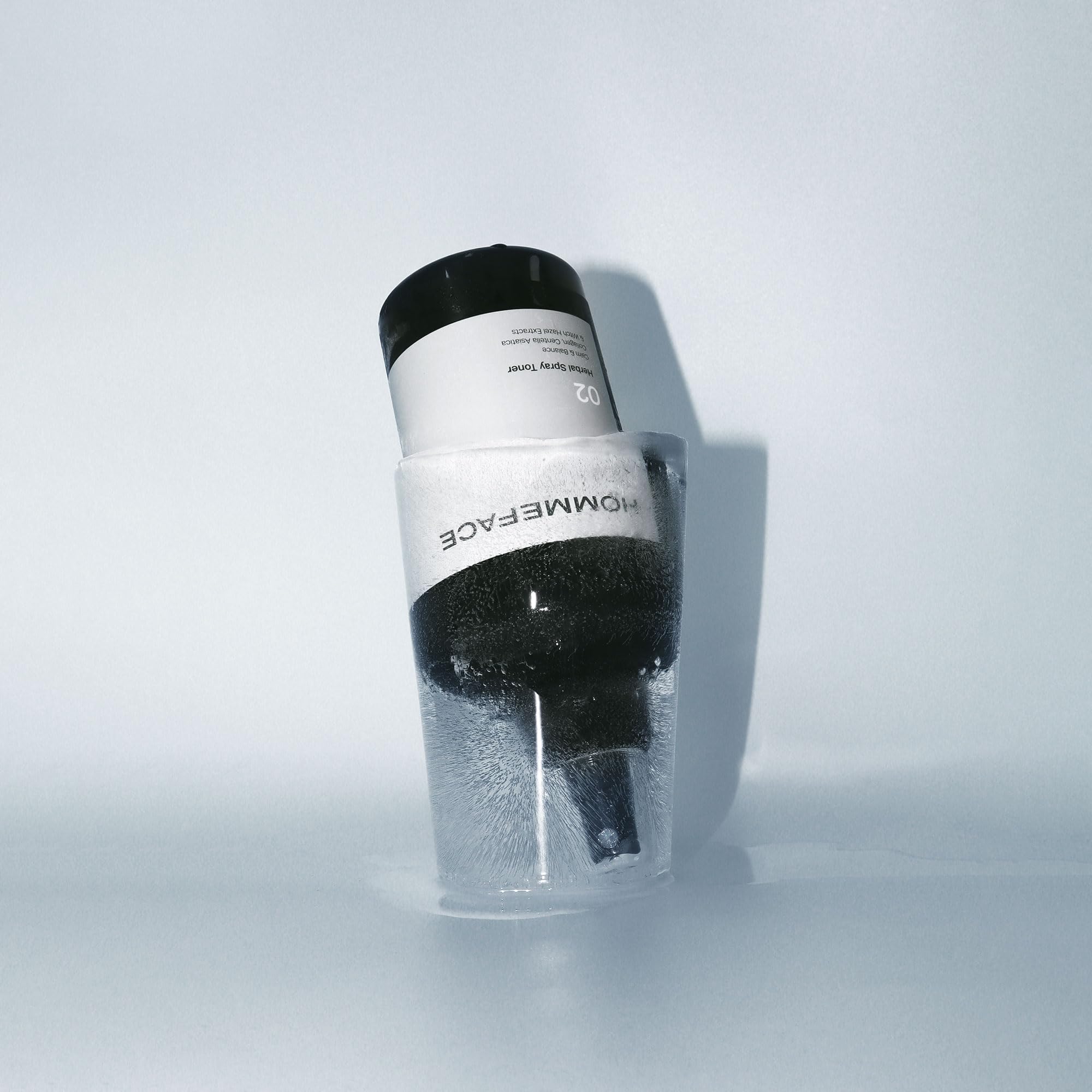 HommeFace: empaque compacto para llevar y usar en cualquier momento.
