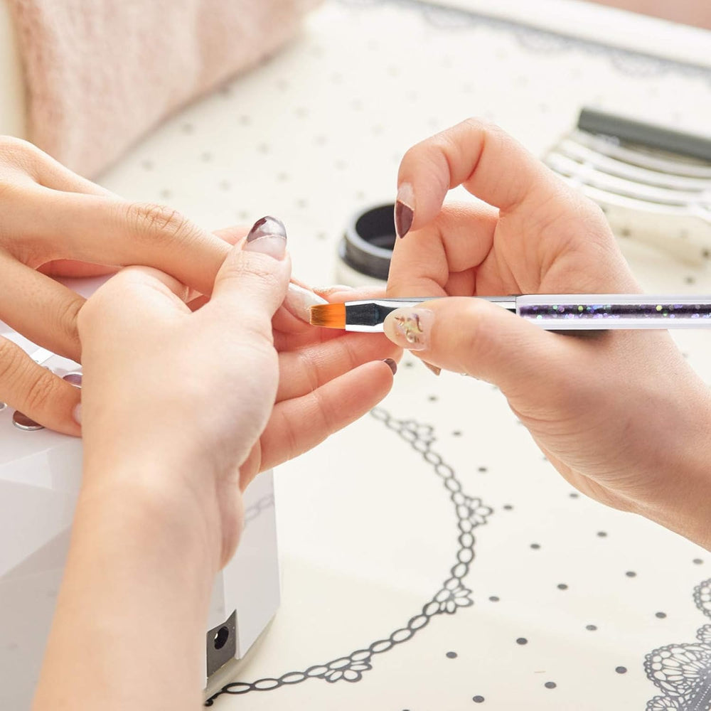 HomTop pinceles delineadores blancos, enfoque cercano para trazos precisos