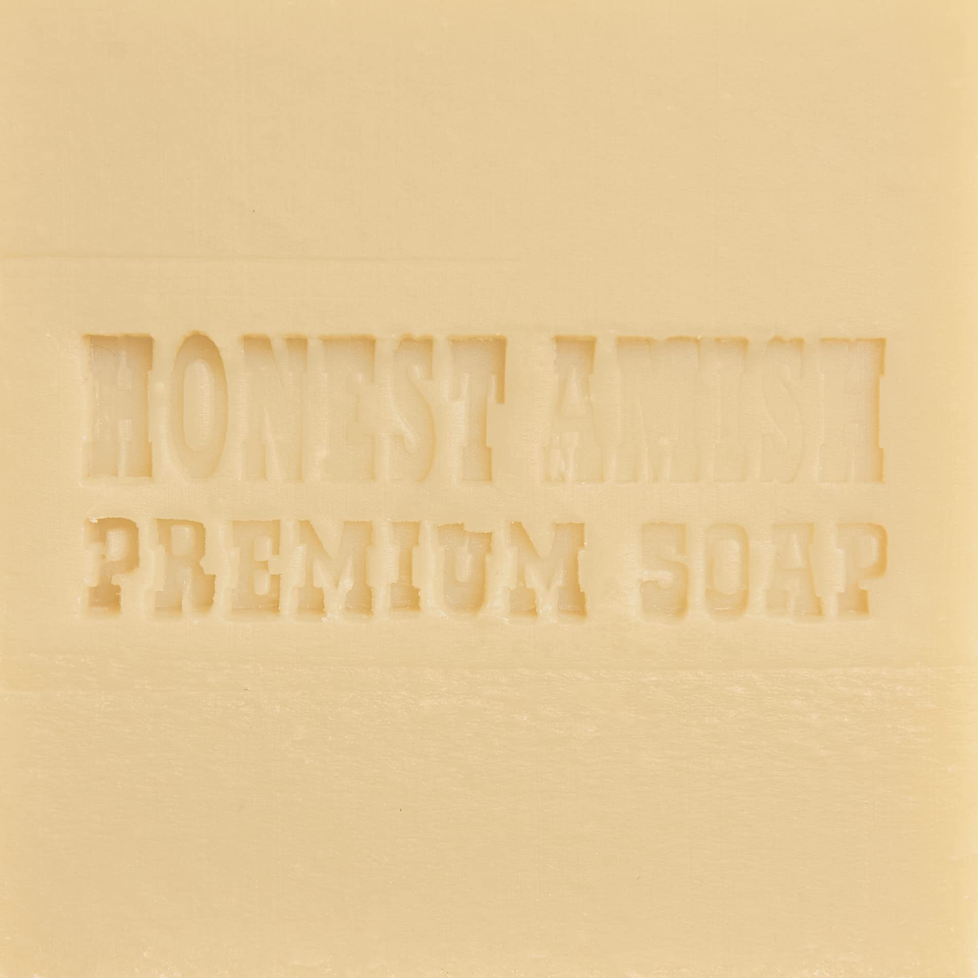 Honest Amish Jabón Lavanda Clavo, espuma visible para limpieza suave.