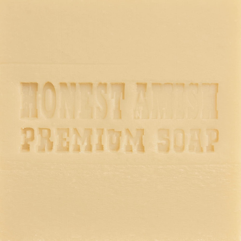 Honest Amish Jabón Lavanda Clavo, espuma visible para limpieza suave.