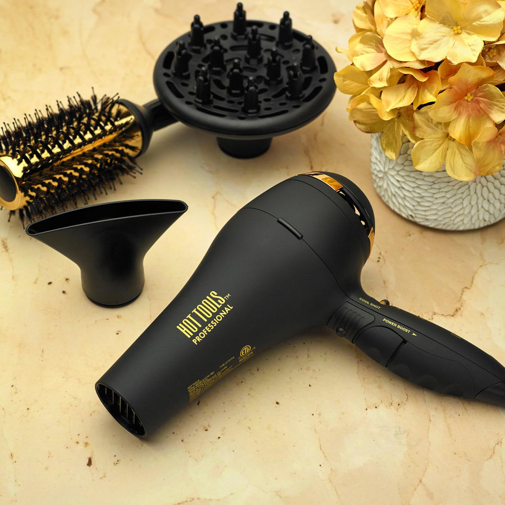 Hot Tools Pro Artist Black Gold 2100 Turbo incluye accesorios para estilado versátil