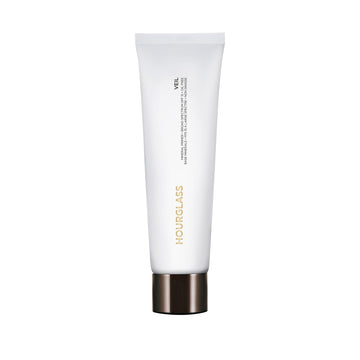 Hourglass Veil Mineral Jumbo en botella, base suave que difumina imperfecciones