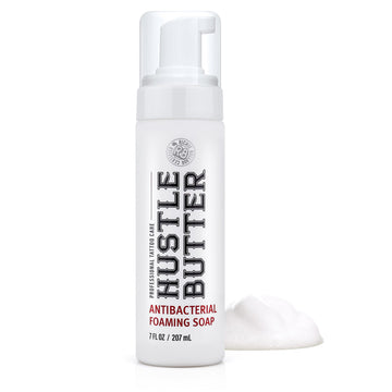 Hustle Butter Deluxe bálsamo cuidado tatuaje aplicación manual.