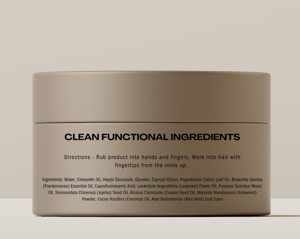 Gel HygieneLab con acabado mate en cabello, aspecto natural sin brillo.