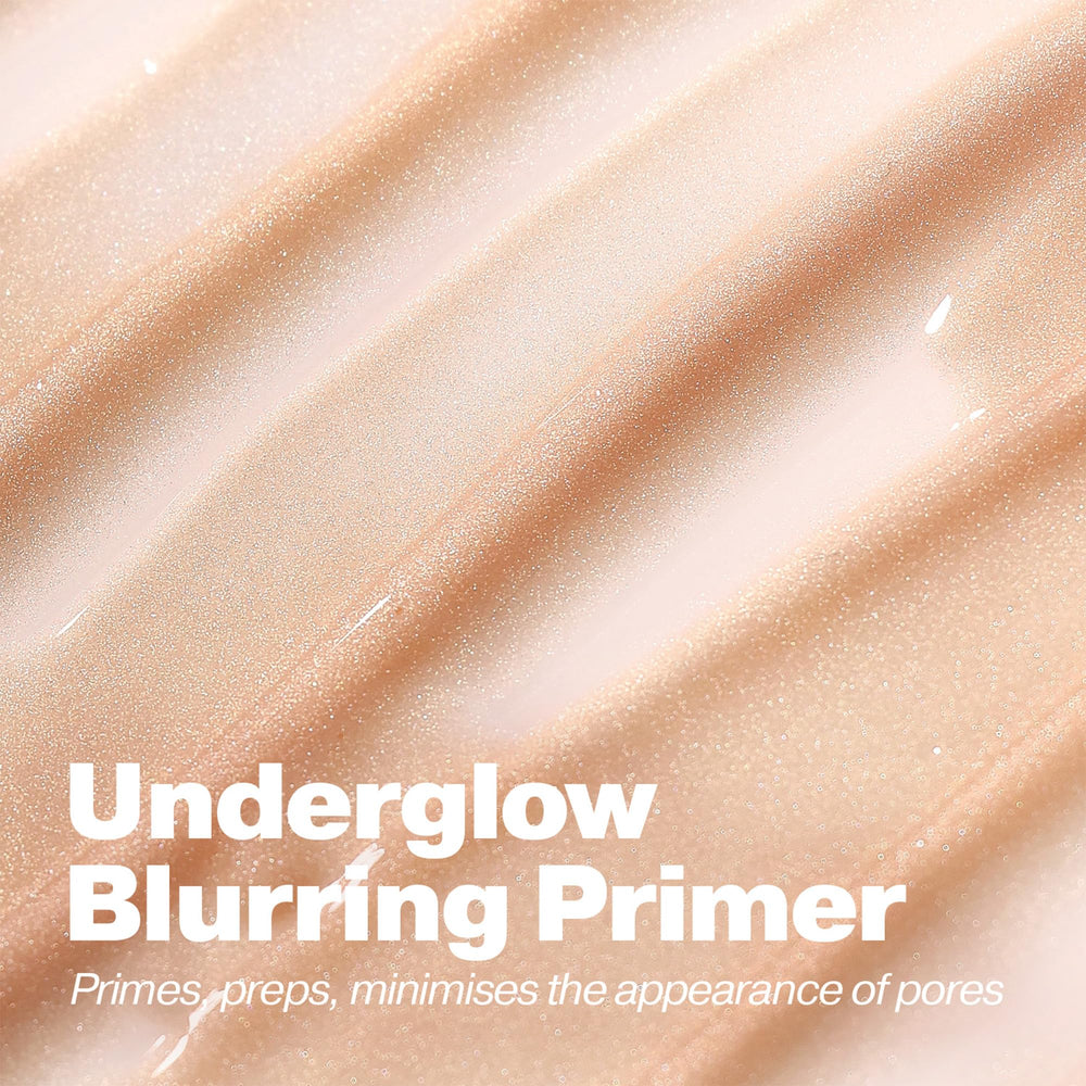 ICONIC LONDON Underglow Blurring Primer muestra textura cremosa para suavizar la piel