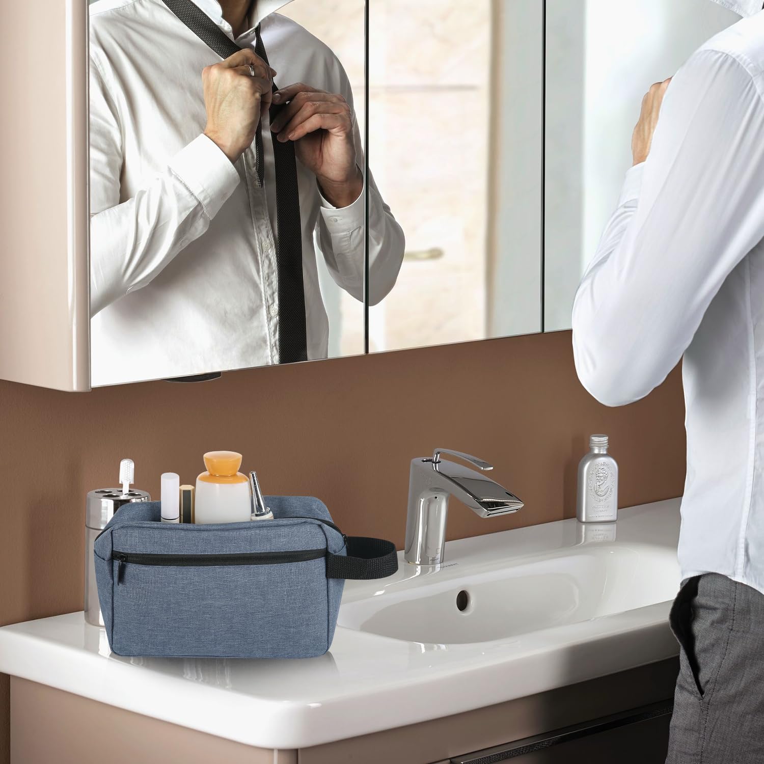 Icramsy diseño multifuncional ideal para maquillaje y artículos de higiene.