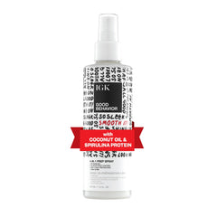IGK Good Behavior bouteille prête au démêlage et à la préparation des cheveux.