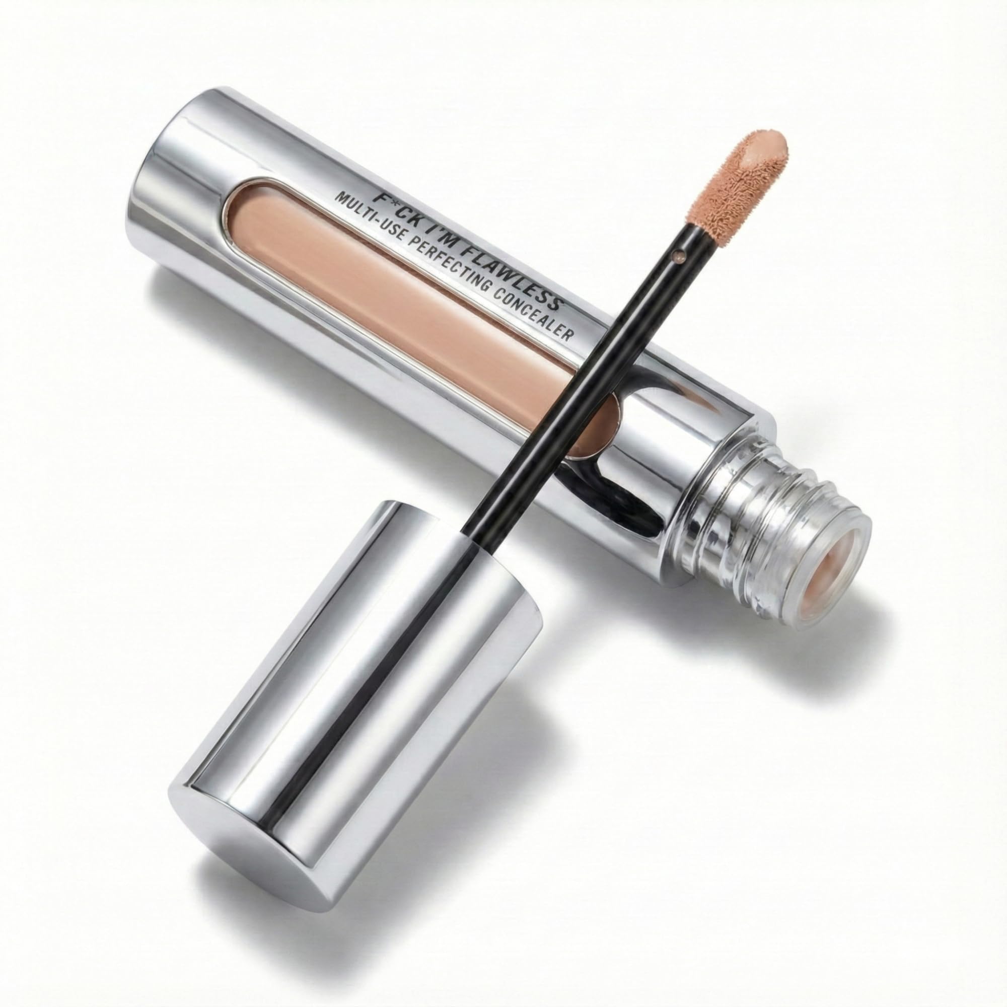 Corrector Il Makiage I’M FLAWLESS 3.5 en empaque compacto para retoques.