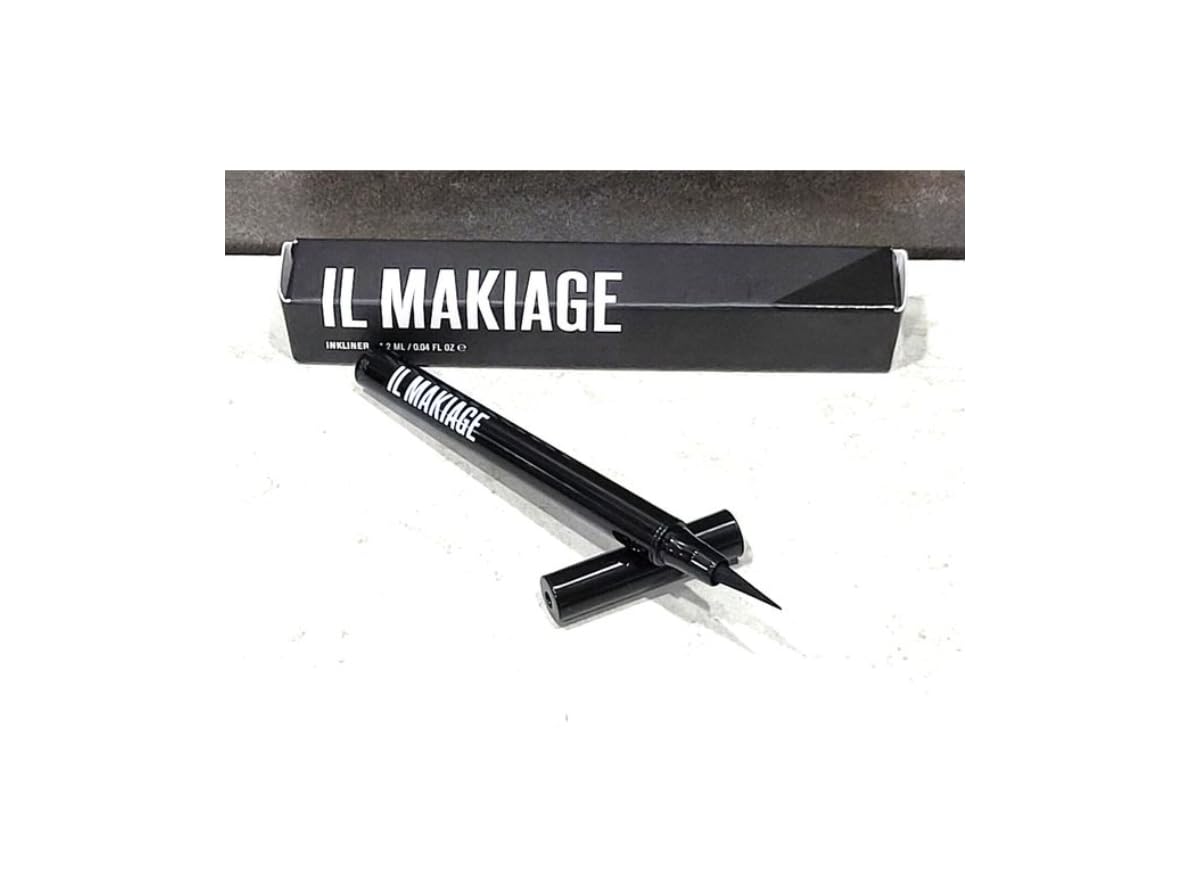 Delineador líquido Il Makiage Inkliner en negro, acabado mate, resistente al agua para definición duradera.