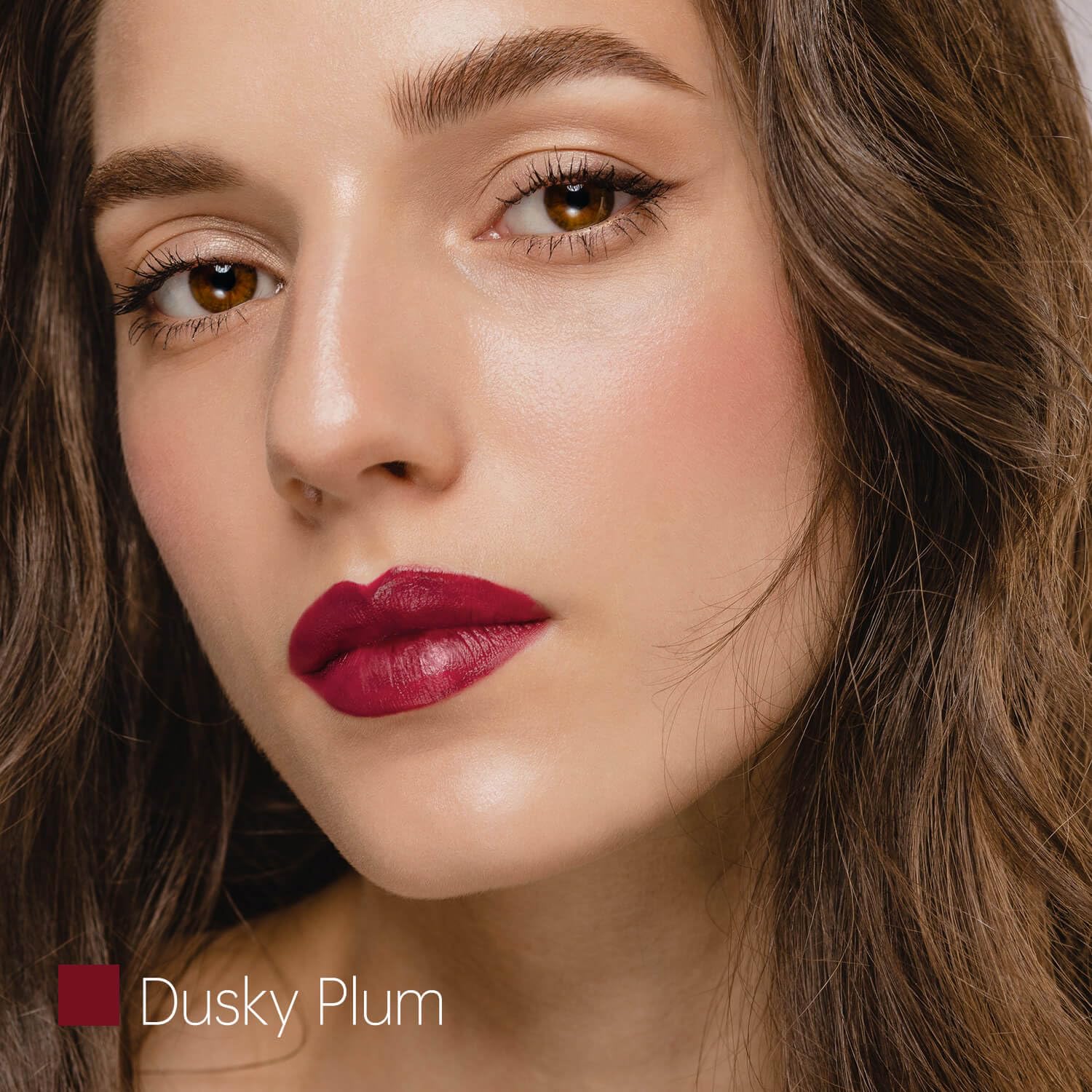 ilembane Plum Red acabado brillante para un brillo ligero y atractivo.