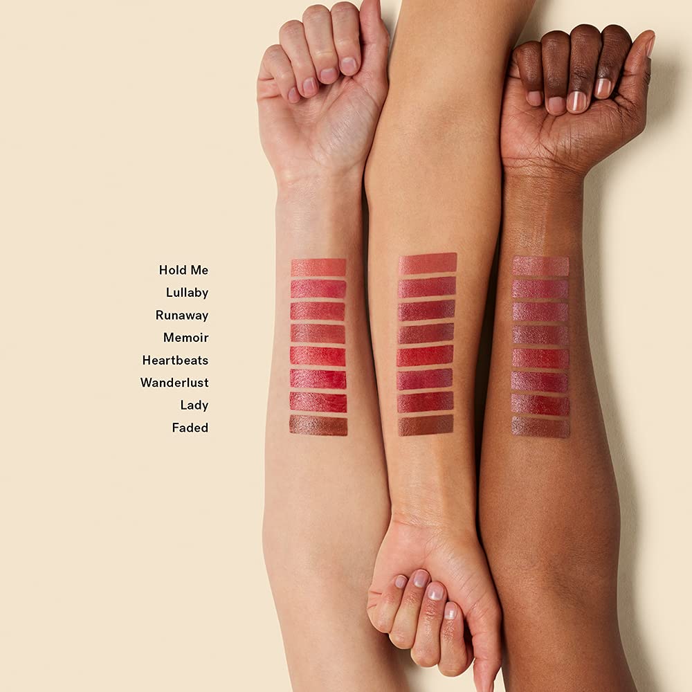 ILIA Balmy Tint Labial Tono Neutro Arandano: neutralidad con color sutil