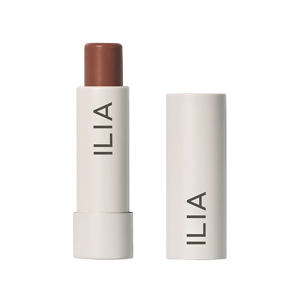 ILIA Balmy Tint Hydratant sur les lèvres, application légère et hydratante.