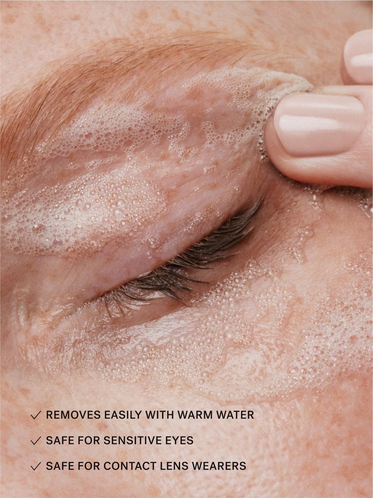 ILIA Limitless Lash Mascara: fórmula vegana y libre de crueldad para uso diario.