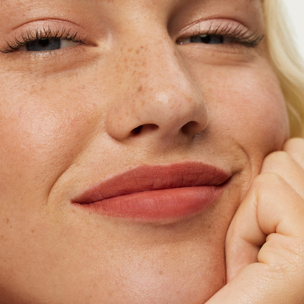 ILIA Lip Sketch aceites naturales para nutrir labios.