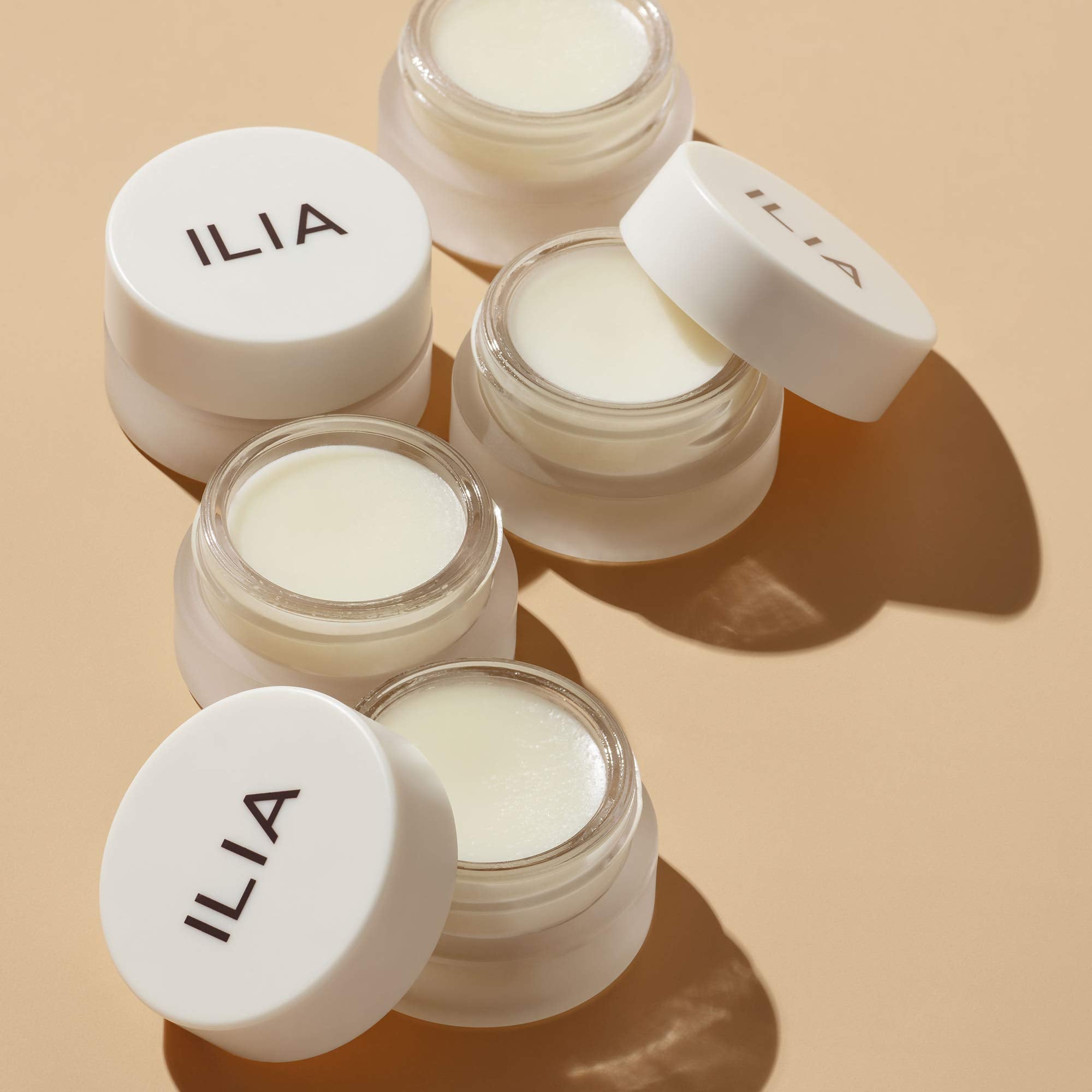 ILIA mascarilla nocturna para labios, enzimas de papaya que exfolian gentimentar.