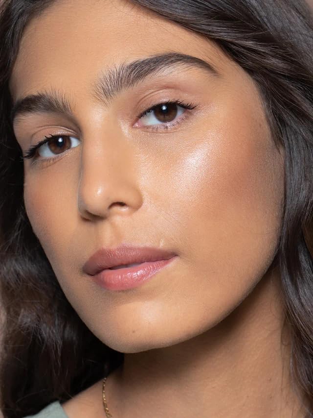 ILIA Multi-Stick, acabado natural en tono En la Ciudad Bronce Perla