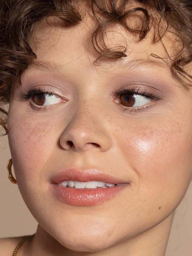 ILIA Paleta Necesarias: violeta oscuro tonal para looks versátiles