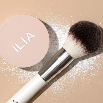 ILIA Polvo Suave: difuminado que reduce brillos sutilmente