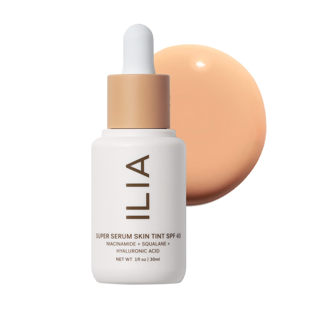 ILIA Super Serum Skin Tint SPF 40 en botella, protección mineral y cobertura suave.