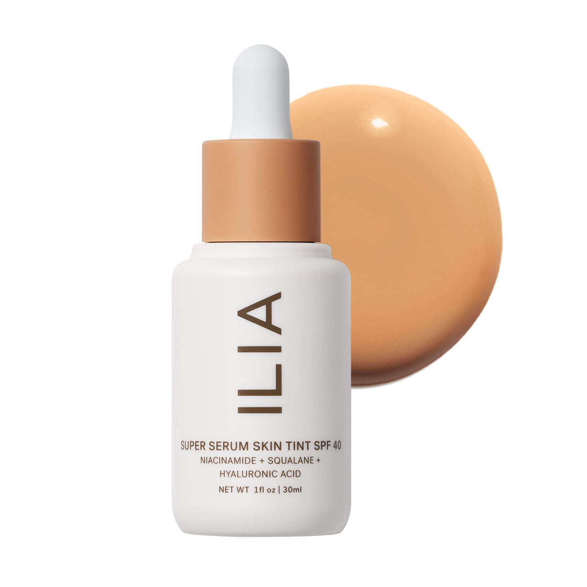 ILIA Super Serum Skin Tint SPF 40, botella elegante con color natural para uso diario.
