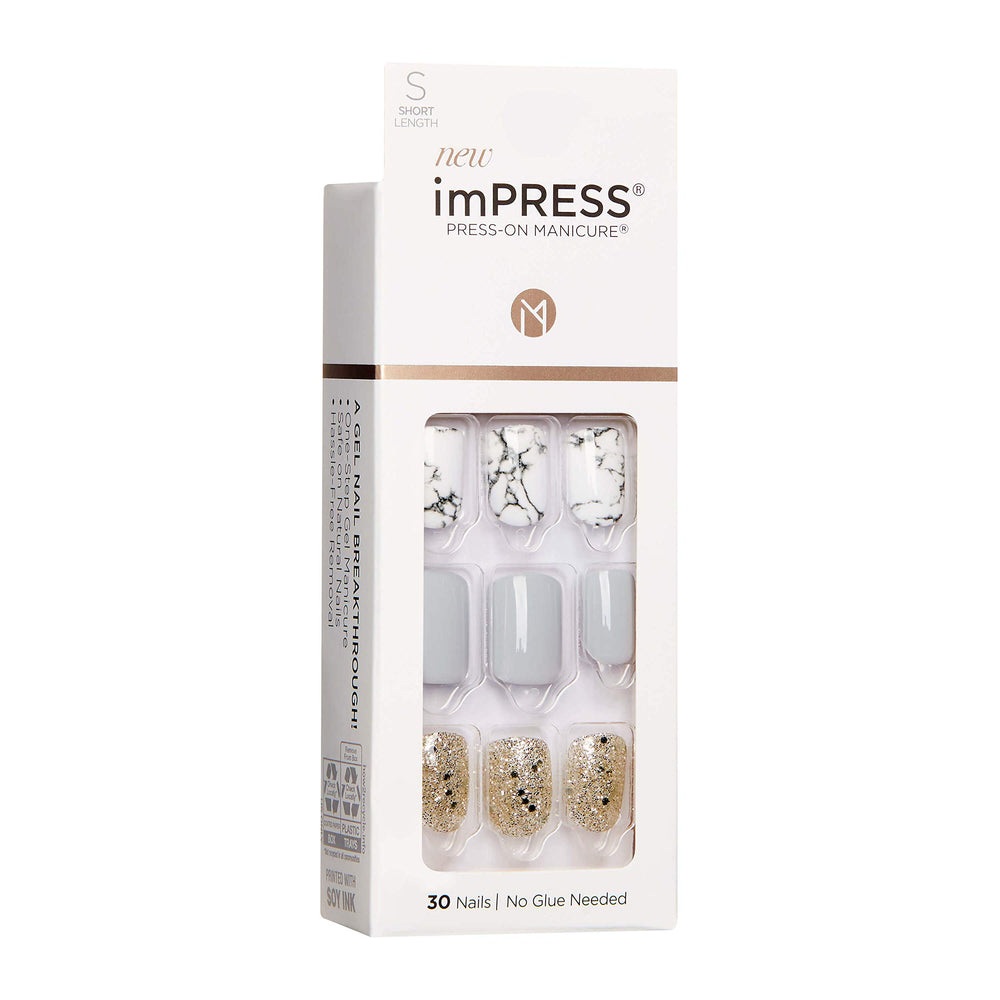 Aplicación fácil de uñas imPRESS sin pegamento en gris corto.