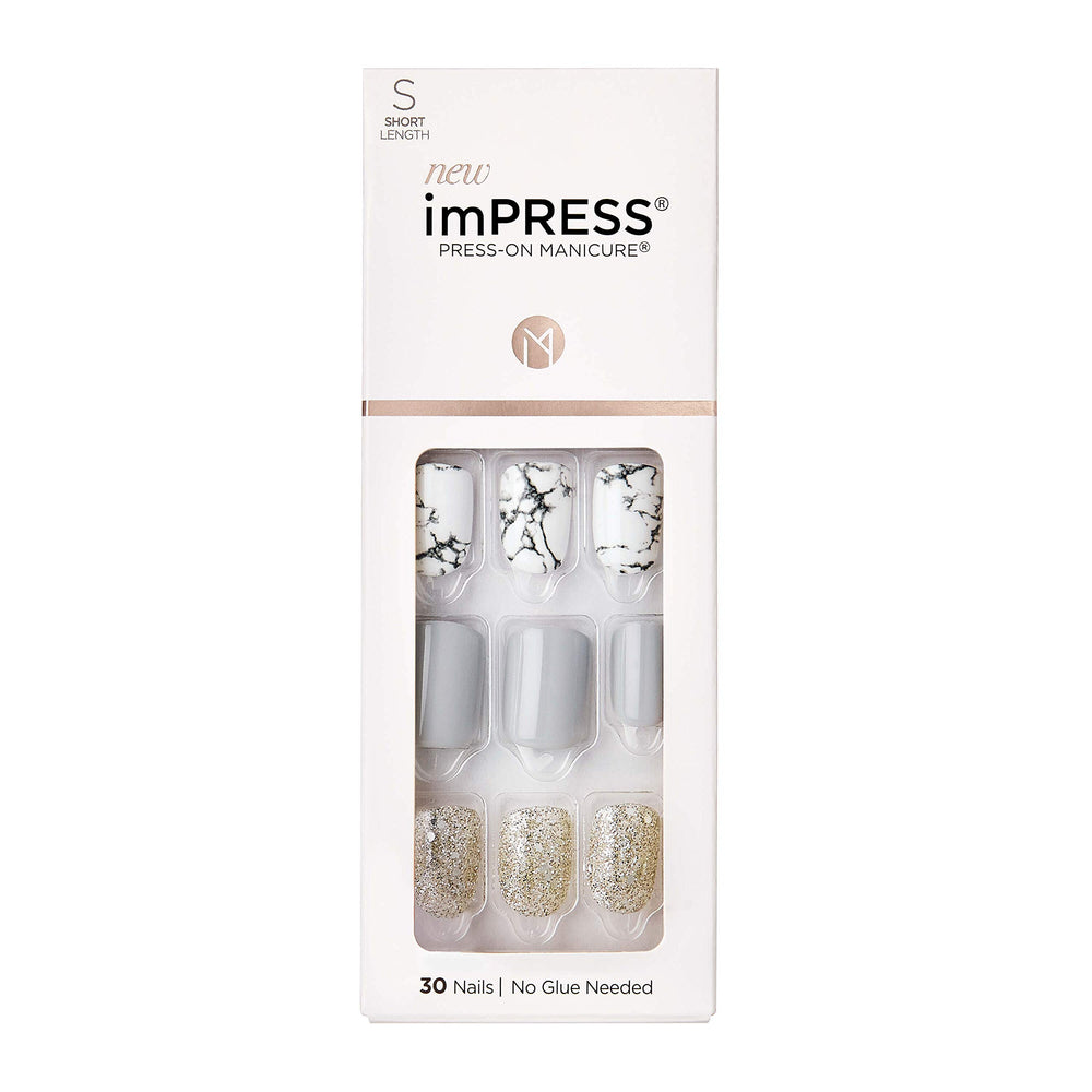 Uñas imPRESS pegadas gris corto con forma cuadrado-ovalado para manicura rápida.