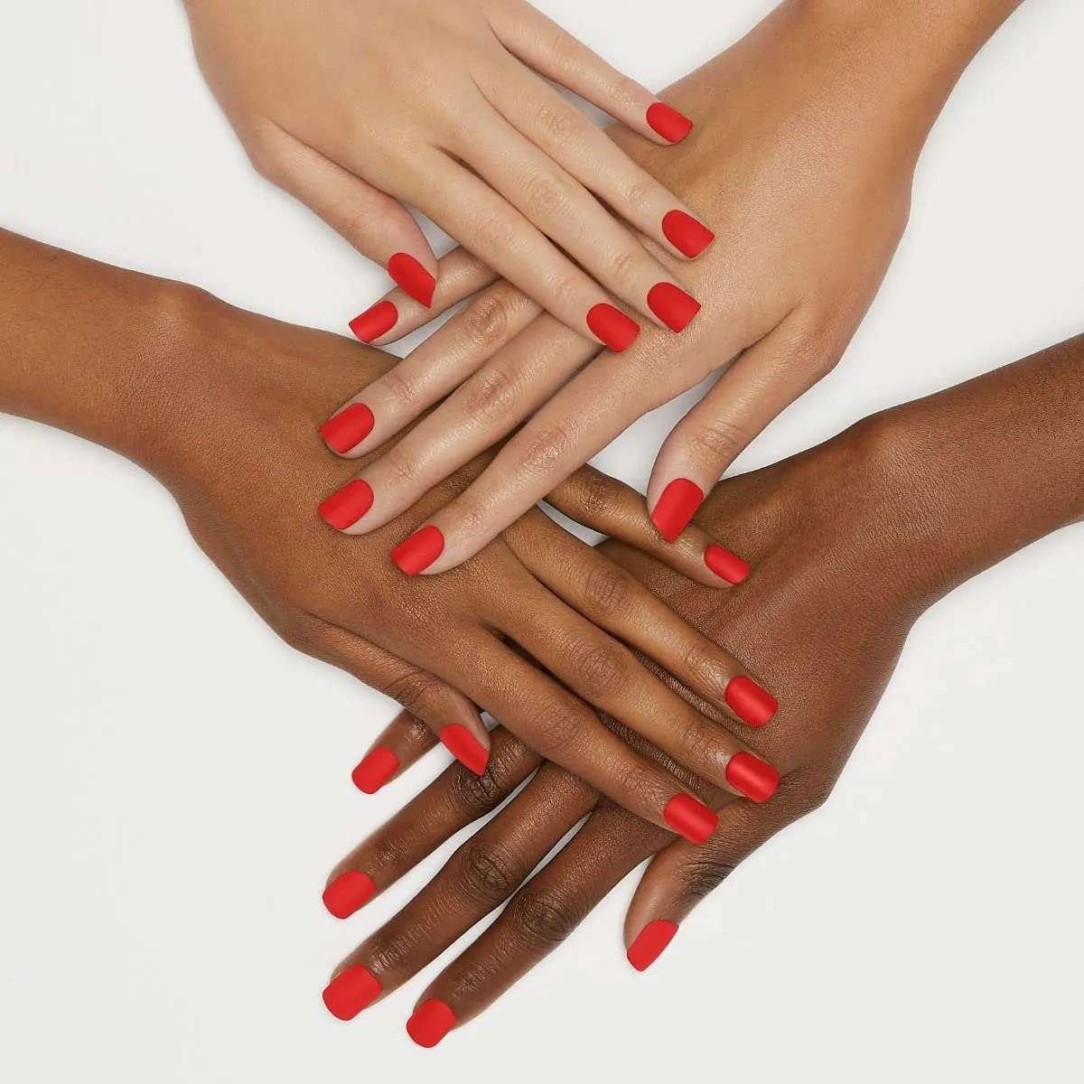 uso en casa con imPRESS, manicura rápida y cómoda sin secado.