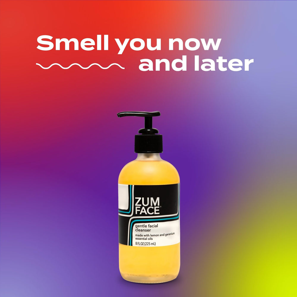 Indigo Wild Zum Face Limpiador, textura cremosa que se enjuaga fácilmente.