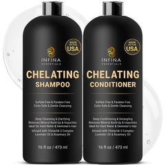 Infina Essentials Champú Quelante vertiendo la botella para limpieza profunda del cabello.