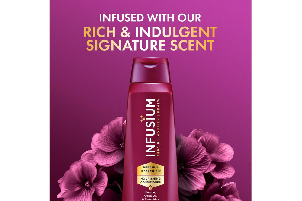 Cabello mojado tras lavado con Infusium, sensación suave y fresca.
