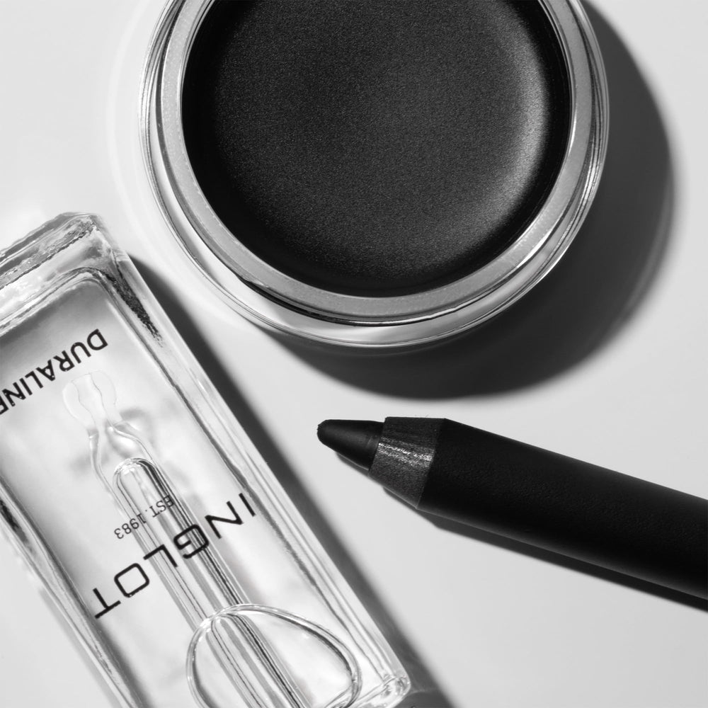 Inglot Duraline, sellador que facilita fijar pigmentos para uso en el cuerpo.