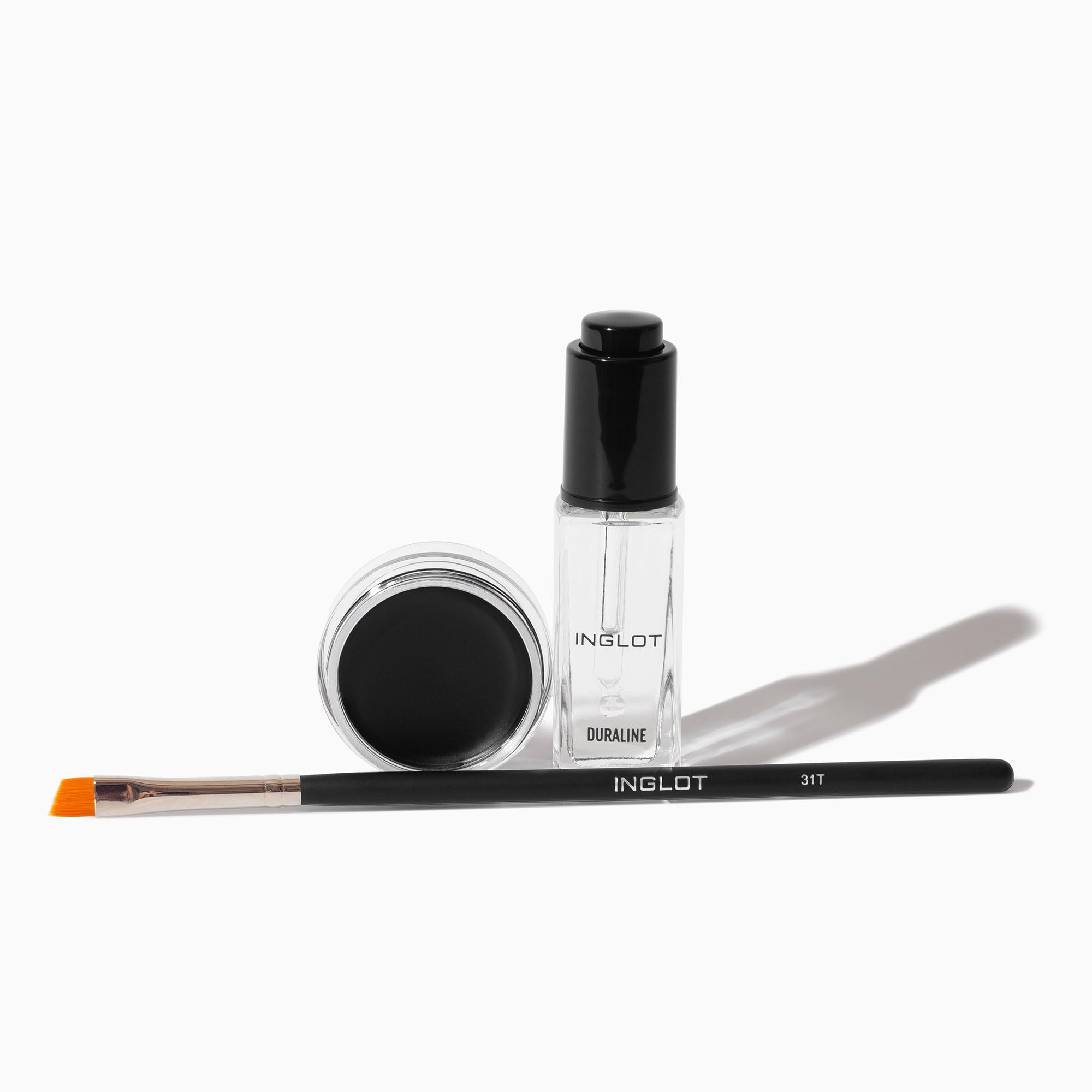 inglot estuche-compacto transporte seguro para retoques diarios.