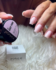 IN.HYPE Gel Builder Baby Pink 3: base adhesiva segura para mejor agarre y durabilidad.