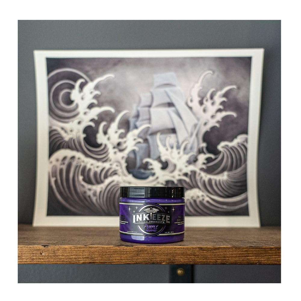 Aroma suave a lavanda del ungüento morado INK-EEZE para relajación.
