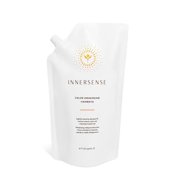 INNERSENSE Equilibrio: visual de la botella vertida para una limpieza suave del cabello.