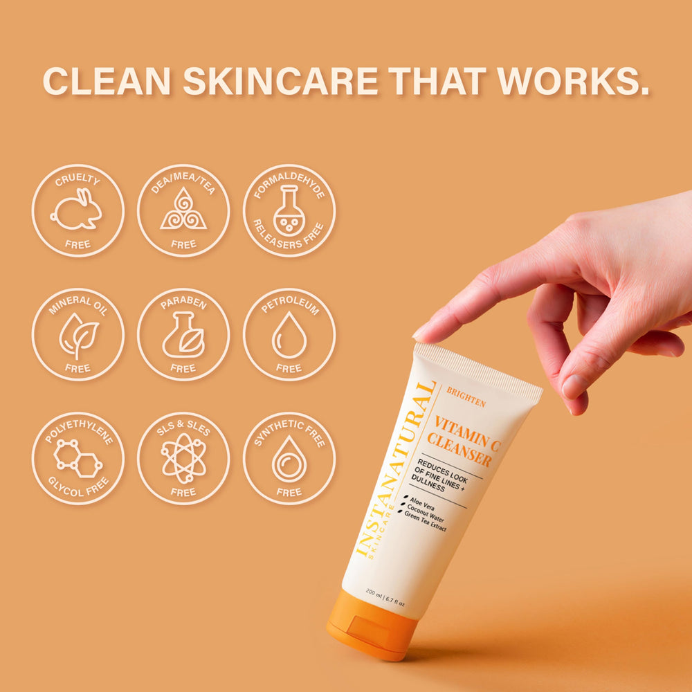 InstaNatural Vitamin C Cleanser: envase práctico para rutina de belleza responsable.