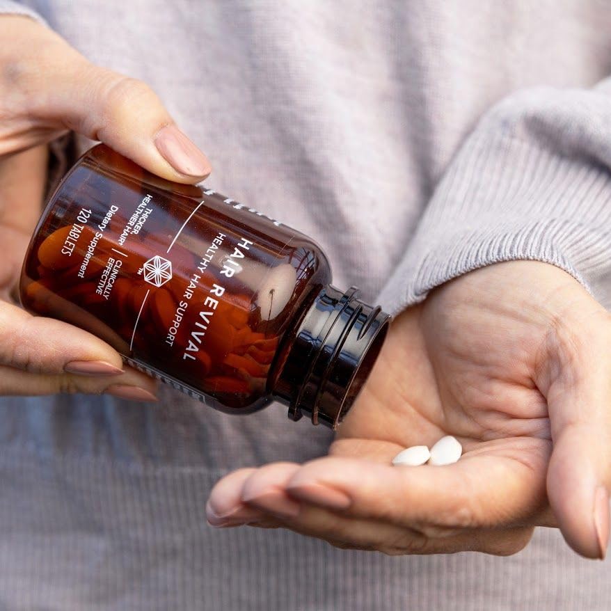 Isagenix Hair Revival amla fruta: aporta nutrientes para una melena resistente.