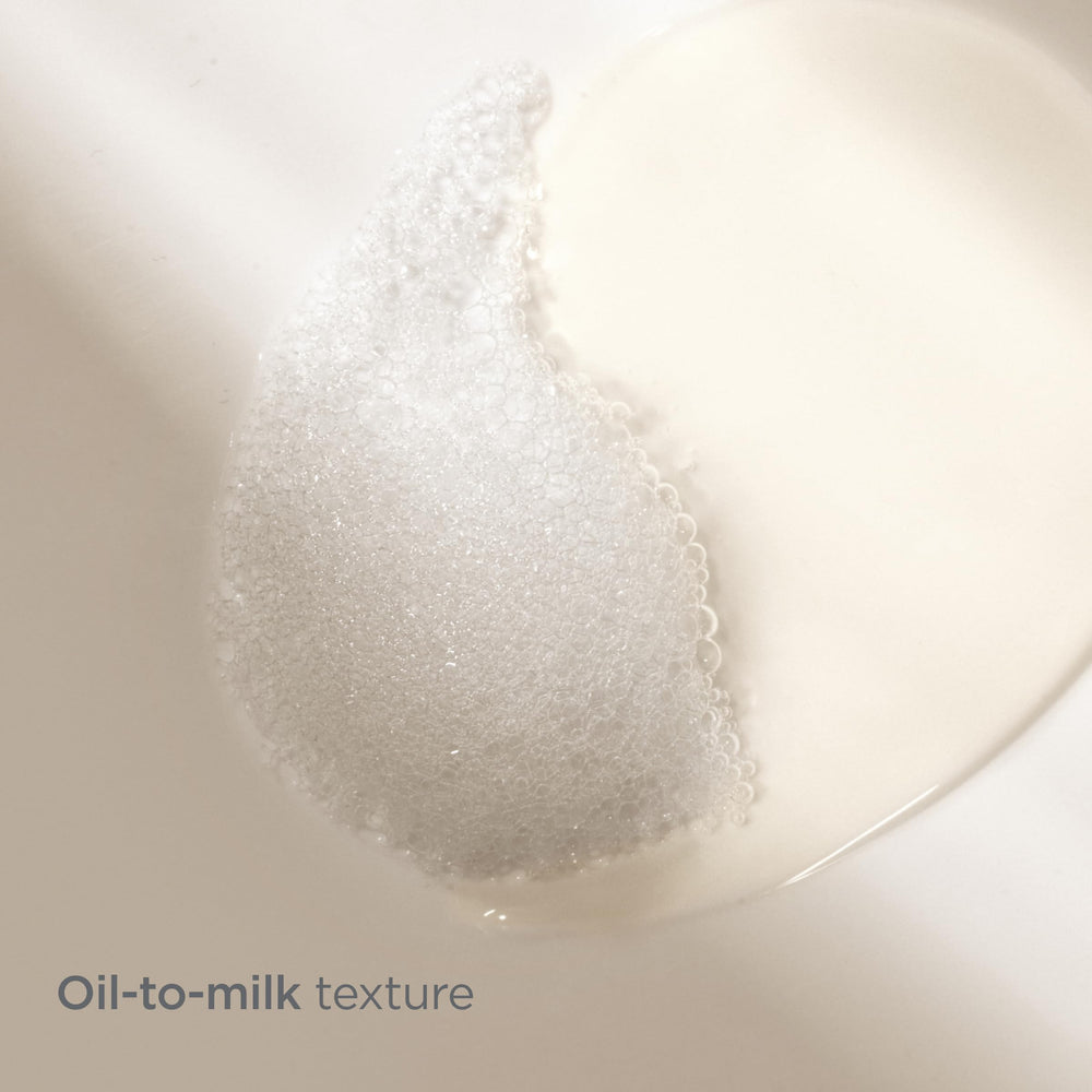 Isdinceutics Esencial aceite de oliva virgen mediterránea aporta nutrición y antioxidantes.